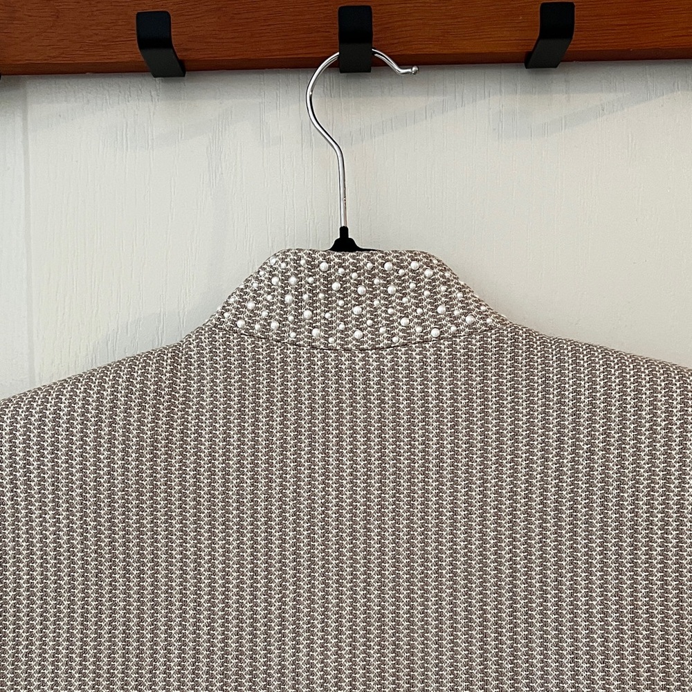 St. John Cream and Beige Tweed Skirt Set with Brooch - Picture 9 of 10